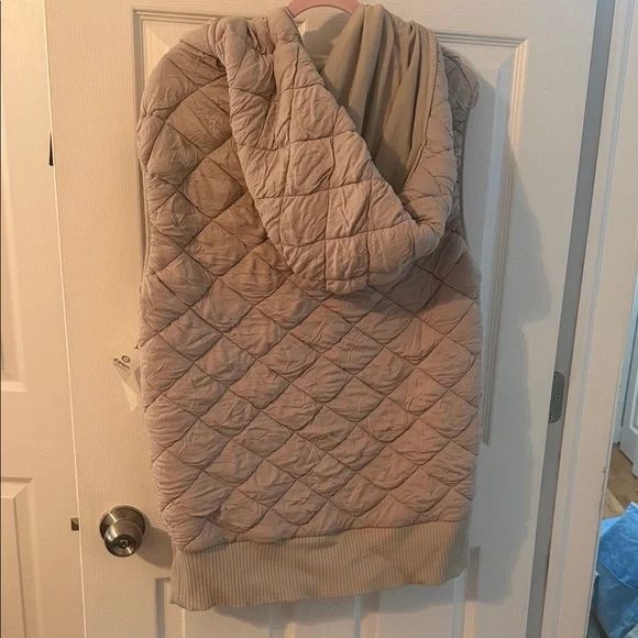 Mono B Quilted Tan Vest - Picture 5 of 5